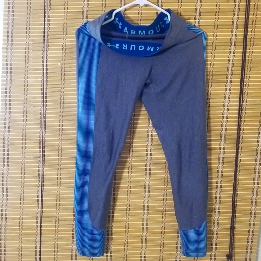 Yoga pants stretchy in great shape
